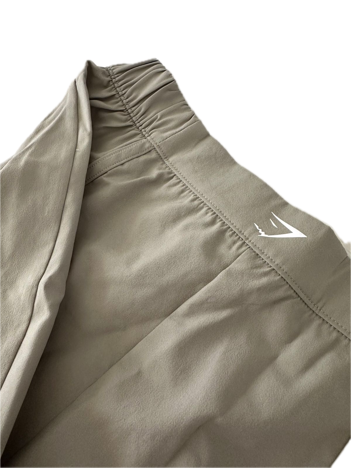 Short talla S beige tiro alto
