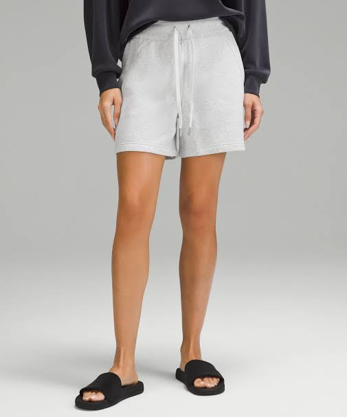 Scuba HR short 5" talla 6